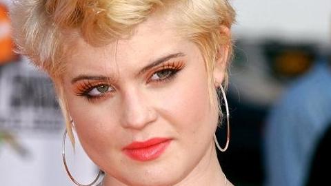 Kelly Ousbourne ... Elle veut un bébé avec son meilleur ami gay Kelly Ousbourne ... Elle veut un bébé avec son meilleur ami gay