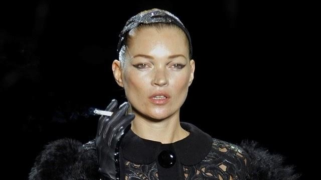 - Chanel, Galliano & Kate Moss qui fume sa clope chez Vuitton, c'est par ici !