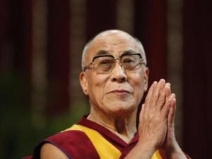 Le dalaï-lama renonce à son rôle politique