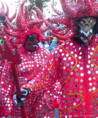 Martinique_carnaval2011_Diables-rouges