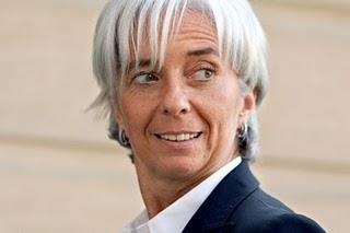 Christine Lagarde se prosterne devant les banksters