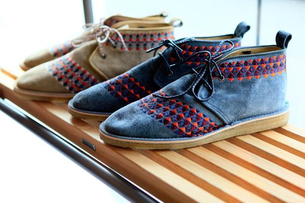 WHITE MOUNTAINEERING – GEOMETRIC EMBROIDERY DESERT BOOTS