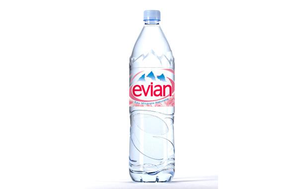 Evian devrait se sentir plus léger avec sa nouvelle bouteille éco-conçue…