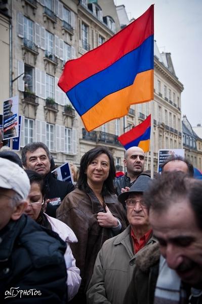 manif senat negationnisme-07