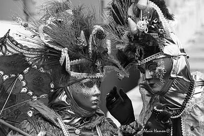Carnaval de Venise 2011 :  Costumes et masques « allégoriques »