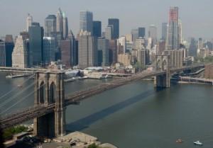 Le maire de New York Michael Bloomberg a dévoilé lundi un projet de réhabilitation des voies fluviales et des centaines de kilomètres du front de mer de la ville sur les dix prochaines années