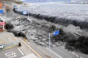 676853 tsunami seisme japon iwate miyako 300x199 Internet a survécu à la catastrophe au Japon
