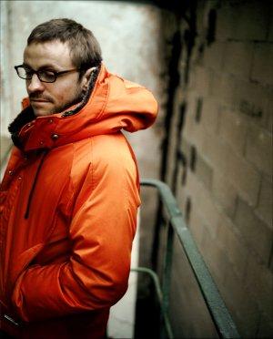 CRÉATION SONORE ET WEBDOCUMENTAIRE http://www.catacult.net/visa2007/portraits/SamBollendorff%20Portrait.jpg