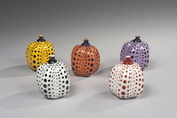 1300196189843118 Les pumpkins de porcelaine de Yayoi Kusama   Céramique Design & Moderne