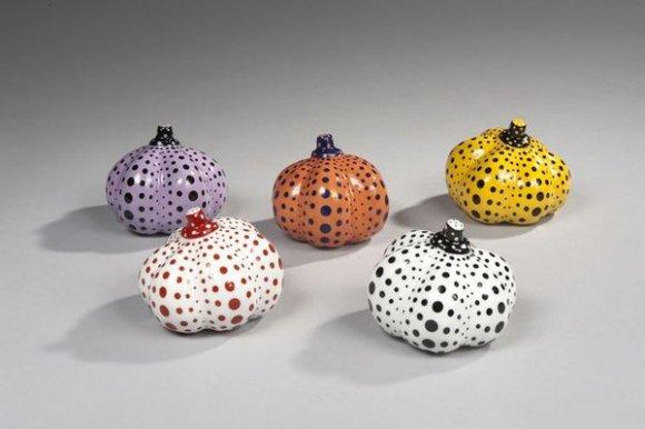 1300196189538463 Les pumpkins de porcelaine de Yayoi Kusama   Céramique Design & Moderne