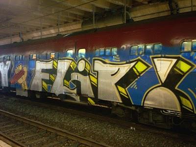 e2e train graffiti