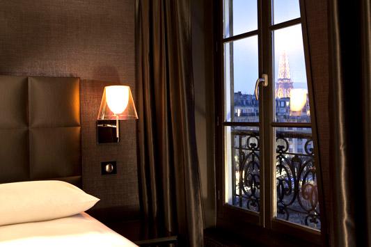 First Hotel Paris France photo-bielsa chambre hoostamagazine