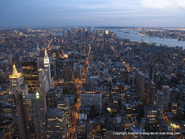 NY Empire state building 18 manhattan by night