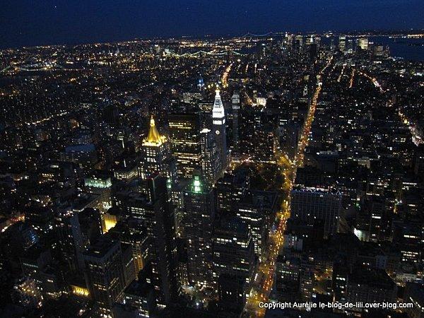 NY Empire state building 23 manhattan de nuit noire