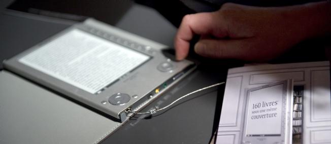 SPÉCIAL SALON DU LIVRE DE PARIS 2011 - Auteurs et éditeurs, en chiens de faïence Auteurs et éditeurs, en chiens de faïence