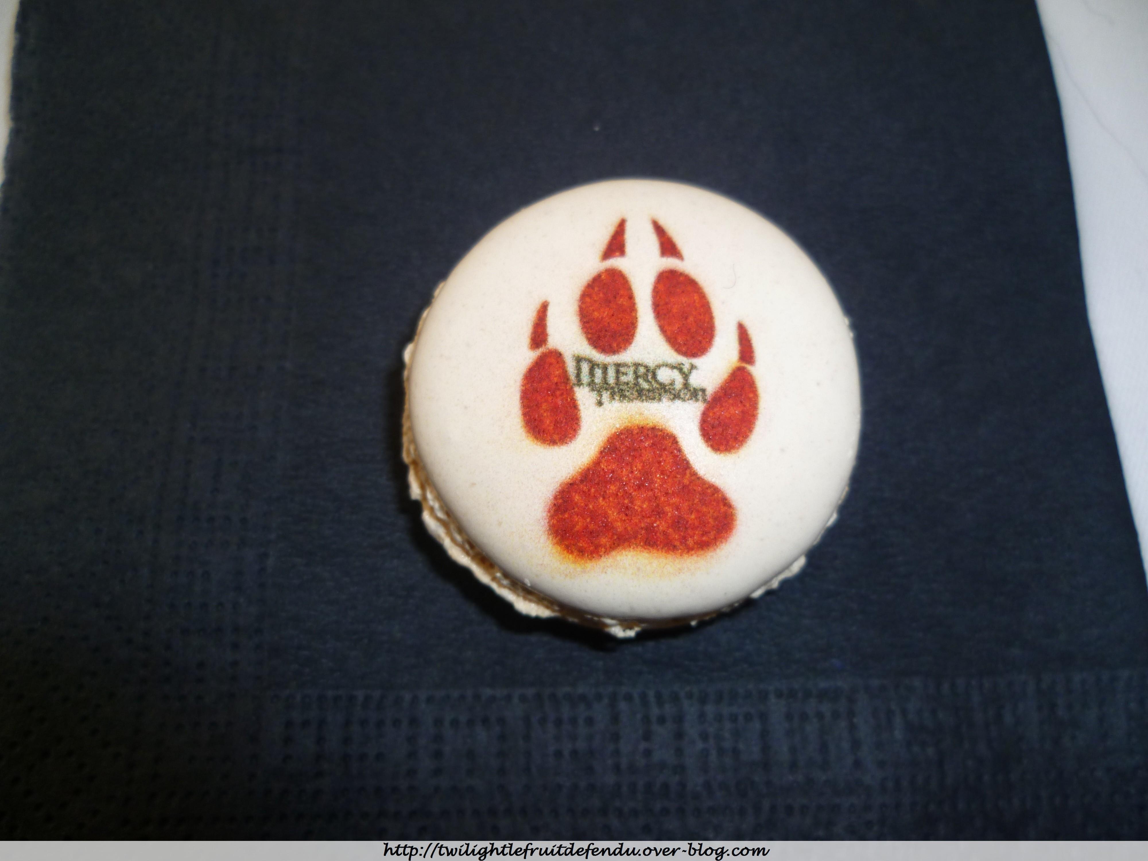 Mon après midi chez Bragelonne ! http://img862.imageshack.us/img862/1214/macaronpb.jpg