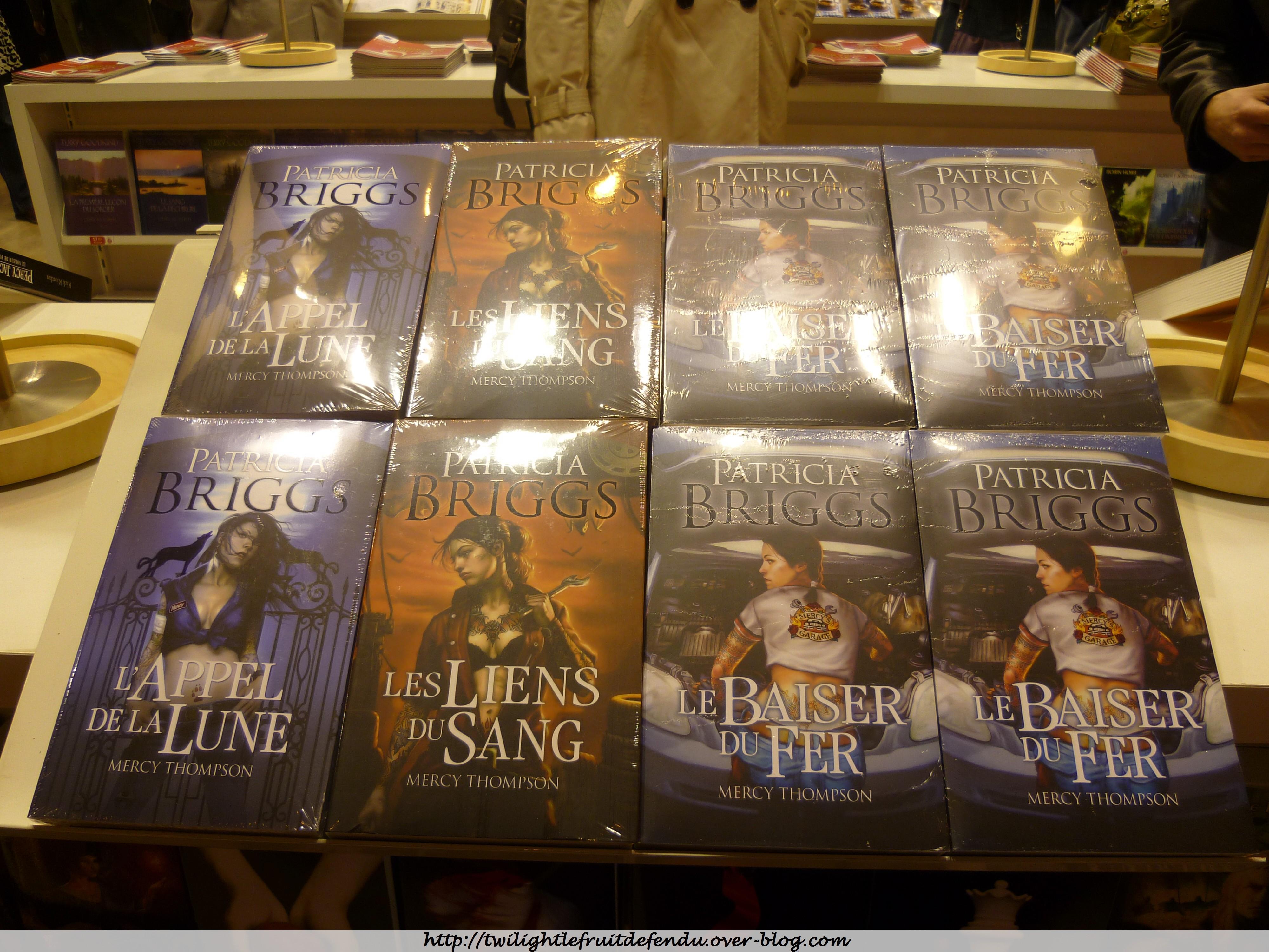 Une soirée au Salon du Livre ! http://img822.imageshack.us/img822/3783/mercythomson.jpg