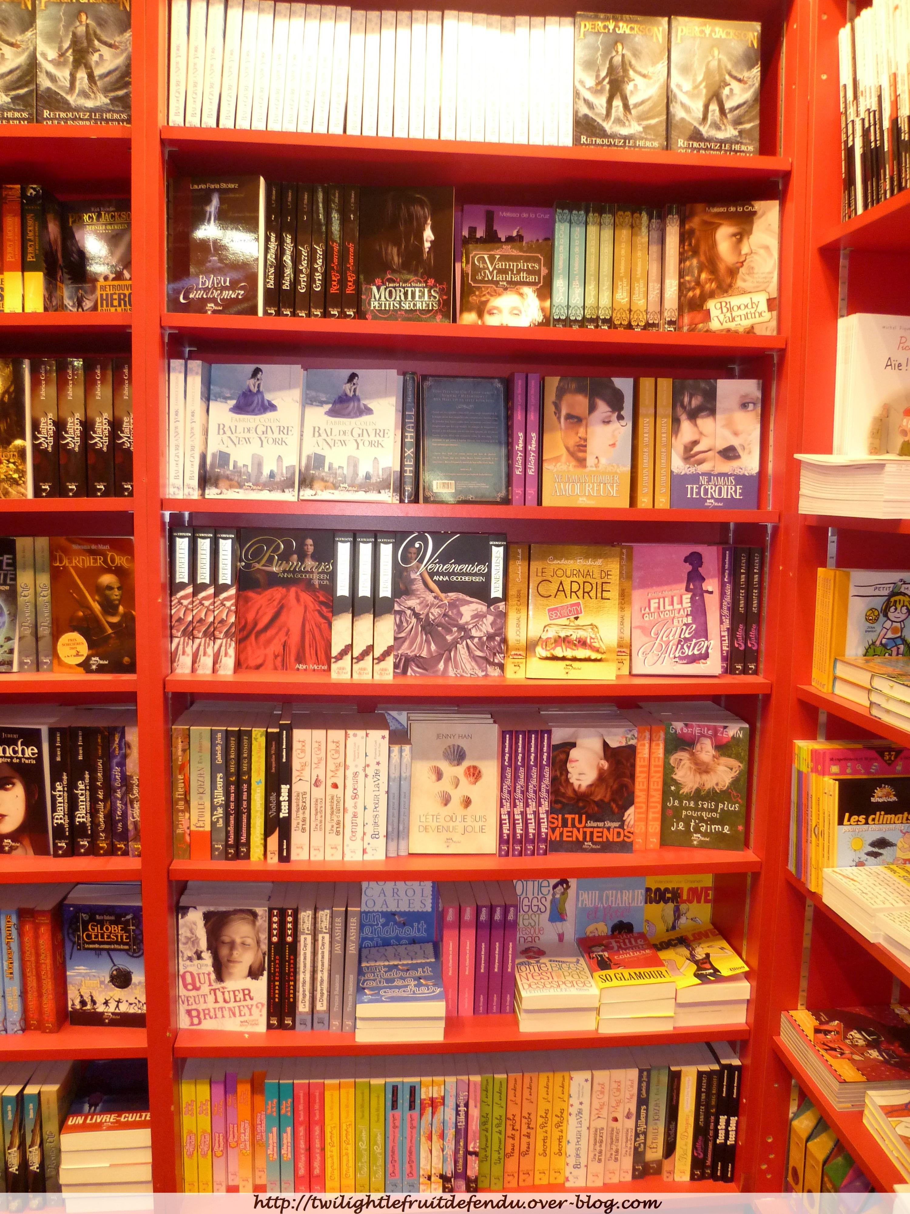 Une soirée au Salon du Livre ! http://img859.imageshack.us/img859/9269/albinmichelwiz.jpg