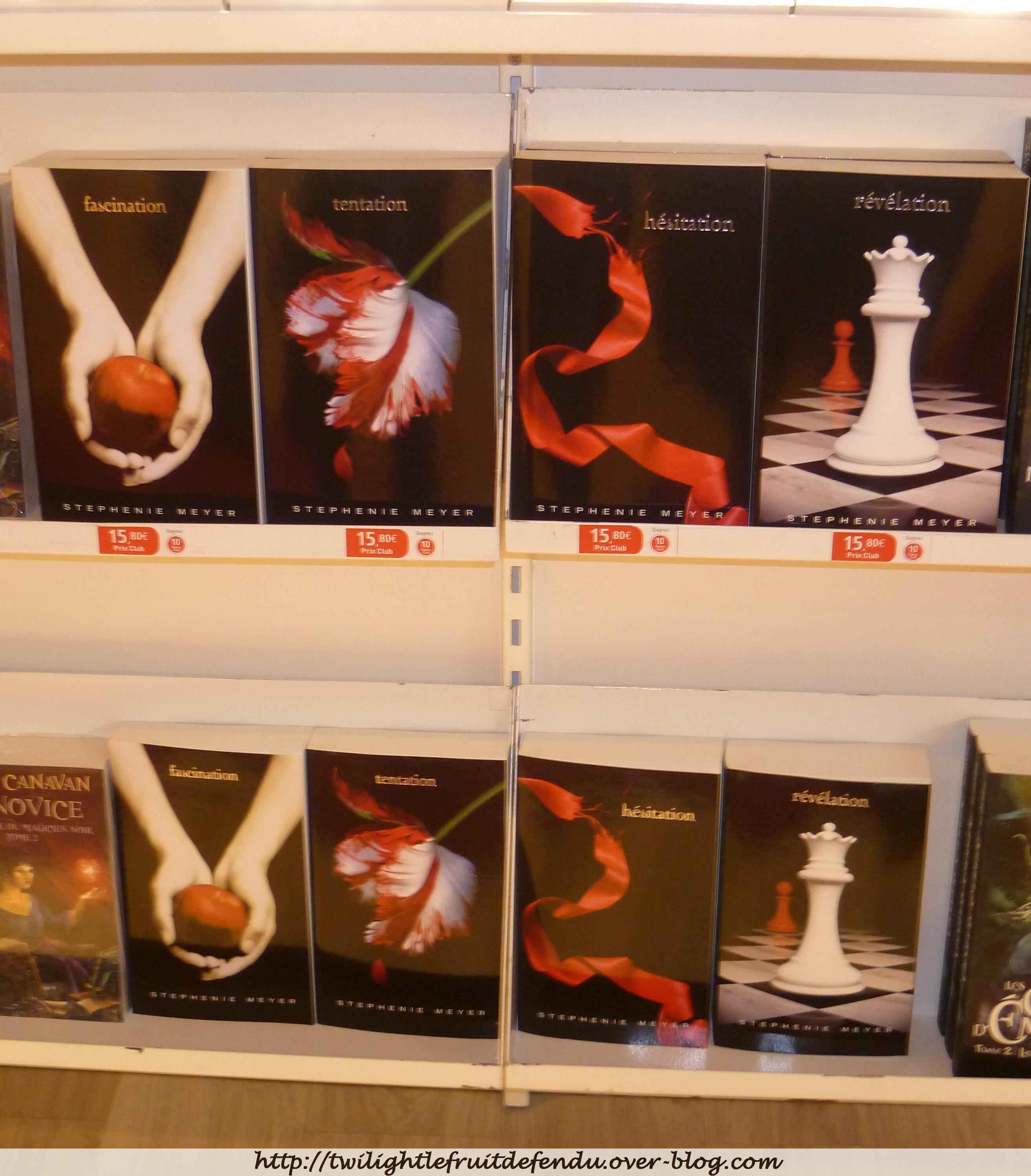 Une soirée au Salon du Livre ! http://img858.imageshack.us/img858/1350/twilight.jpg