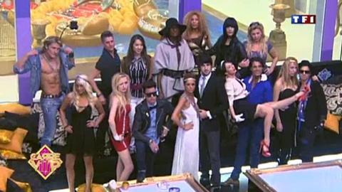 Carré ViiiP ... VIDEO ... le générique de l'émission avec tous les VIP et les Wanna VIP Carré ViiiP ... VIDEO ... le générique de l'émission avec tous les VIP et les Wanna VIP