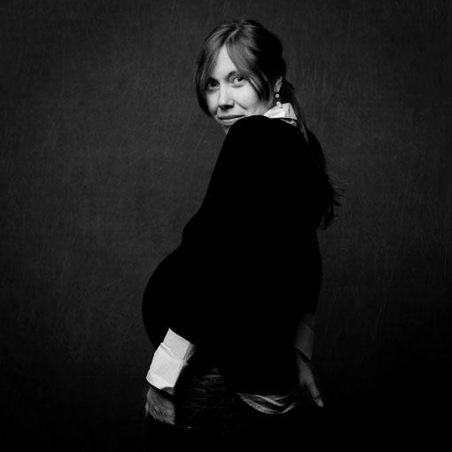 Studio-Cabrelli-Portrait-Studio-Grossesse-M1 Mathilde : portraits de femme enceinte en studio le 22 février 2011 à Paris