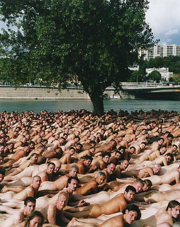 Mlle L. chez les nudistes ou comment devenir accro au slip Mlle L. chez les nudistes ou comment devenir accro au slip