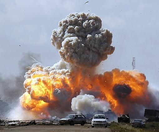 4 terroristes canadiens bombardent, à l’aide de leur CF-18, des cibles libyennes