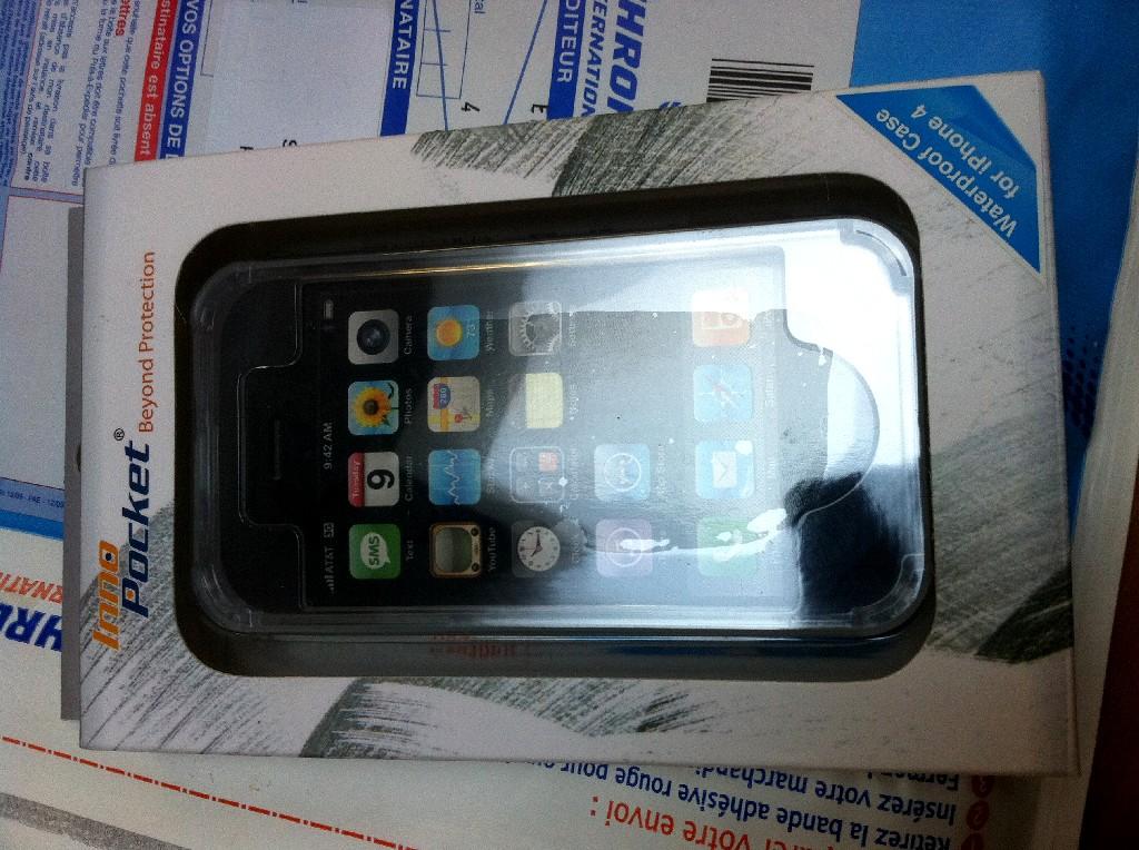 IMG 1336 Une coque iPhone waterproof