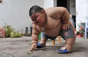 article_luhao 3 ans, 60 kilos, il fait peur à ses parents