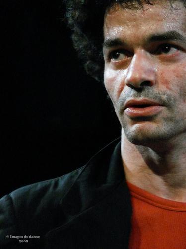 Un homme debout : Ali Fekih et Anne-Catherine Nicoladzé, Des équilibres... à quoi ça tient (festival Faits d'hiver) Ali-Fekih.jpg