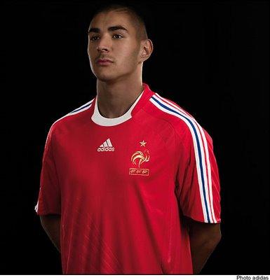 benzema maillot equipe france rouge