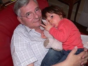 Daddy et Mamie jouent à la poupée Apo___la_maison_003