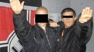 «Dénazifier le FN ?»… Marine Le Pen a encore du pain sur la planche : la preuve par Alexandre Gabriac, candidat à Grenoble ! alexandre-gabriac-salut-facho.1301222367.jpg