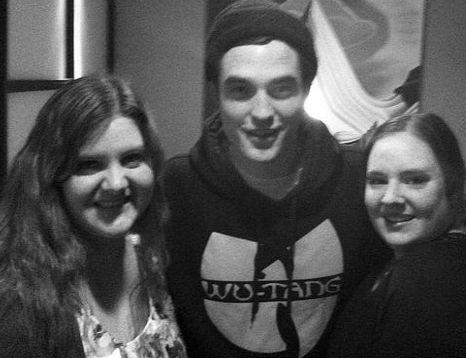 New Fanpic of Robert Pattinson ! http://img833.imageshack.us/img833/7383/vancouver.jpg