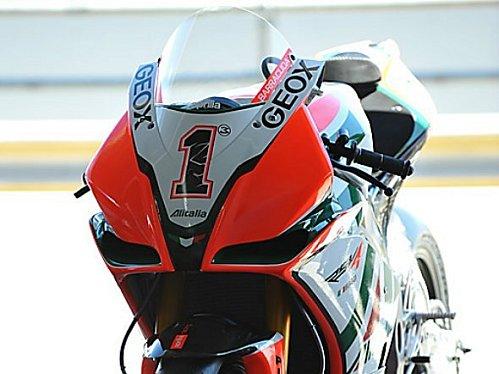 WSBK et WSS à Domington...les Qualifications de vendredi 2011-02-08-La-moto-de-Max-copie-1.jpg