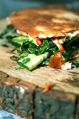 QUESADILLAS TOMATE COURGETTES ROQUETTE ET FROMAGE COULANT!!!