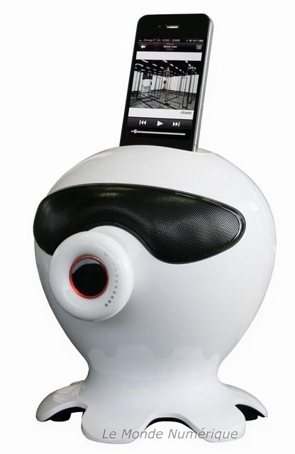 Une station d’accueil pour iPod Touch et iPhone venue d'une autre planète Une station d’accueil pour iPod Touch et iPhone venue d'une autre planète