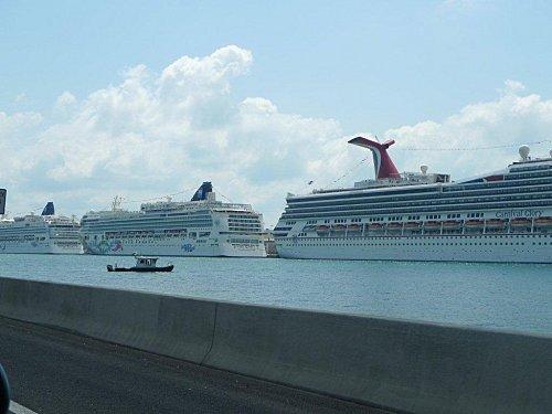 Brunch du dimanche à Miami..... bateau-croisiere.jpg