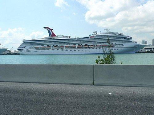 Brunch du dimanche à Miami..... bateau.jpg