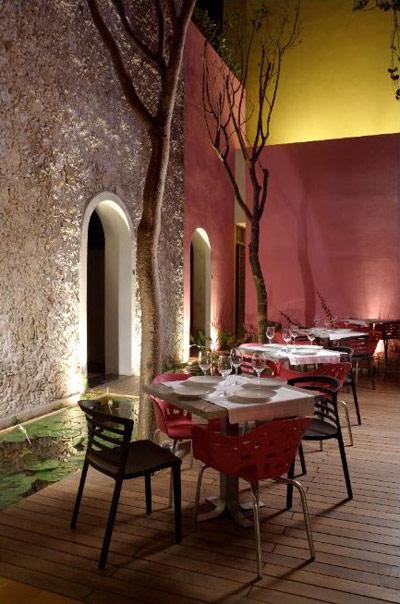 table-terrasse-Rosas-and-Xocolate-Amerique-Latine-Mexique-hotel-historique-romantique-hoosta-magazine