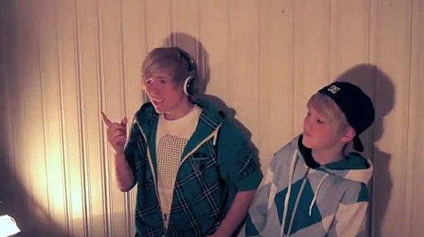 The group 2Boys - Help Them (song for japan) Japon_7.jpg