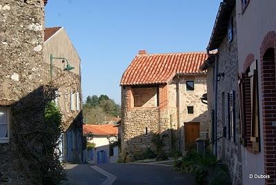 Petite Balade au Bords de la  Sèvre Nantaise .

Dépa...