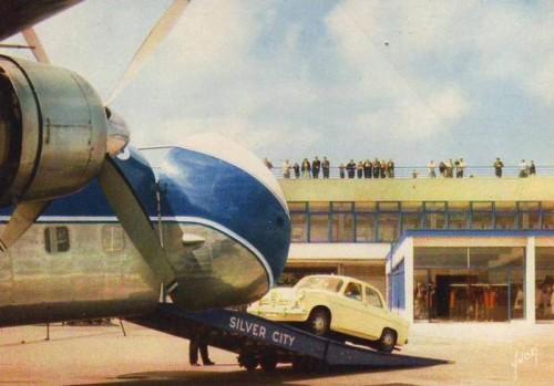 Une Alfa Romeo dans un avion .. by la compagnie Silver City Airways AirLeTouquetGiulietta.jpg