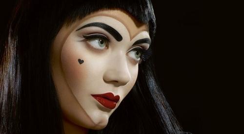 Avec tout au plus un masque de beauté 384.jpg