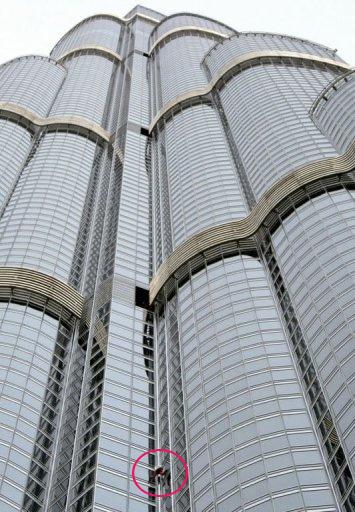 Burj Khalifa : 828 m, Dubaï, 2011