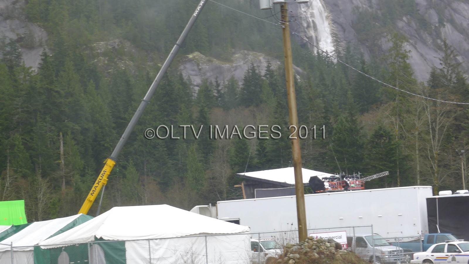 Breaking Dawn filming near Shannon Falls ! http://img855.imageshack.us/img855/1994/squamishsetwedding3.jpg