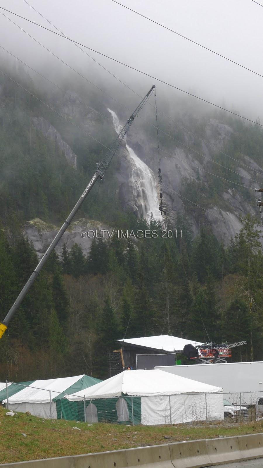 Breaking Dawn filming near Shannon Falls ! http://img863.imageshack.us/img863/3758/squamishsetwedding2.jpg