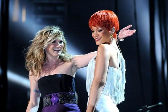 Rihanna et Jennifer Nettles en duo au 46ème Academy Of Country Awards