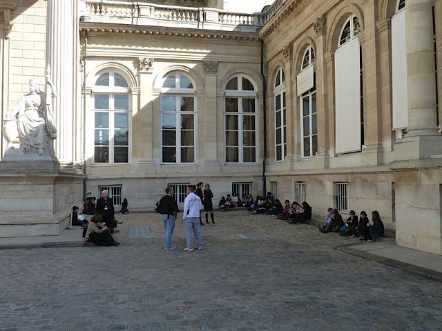 Petite pause Les élus du Conseil Municipal Enfants à l’Assemblée Nationale