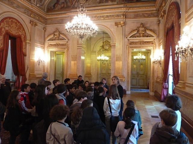 Passage entre l'Hotel de Lassay et le palais Bourbon Les élus du Conseil Municipal Enfants à l’Assemblée Nationale